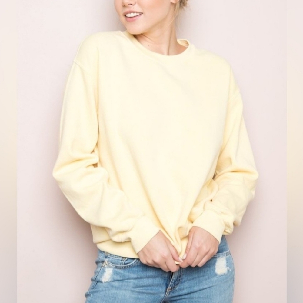 Brandy Melville Pale Yellow Crewneck Sweatshirt